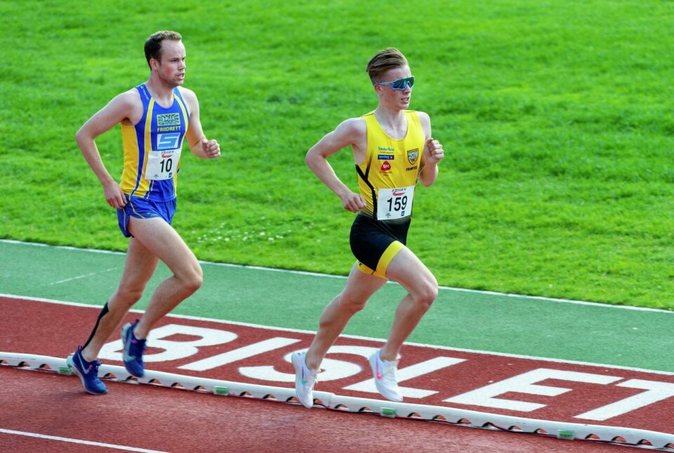 Mathias Vanem Aas (til høyre) konkurrerte i fjor flittig og satte pers på alle distanser fra 800 til 5000 m, inkludert 3000 m hinder. Her fra 5000 m på Bislett under Boysen Memorial. Her tett fulgt av Eldar Thomassen Fagerbakke, Bøler IF. (Foto: Samuel Hafsahl) Mathias Vanem Aas (til høyre) konkurrerte i fjor flittig og satte pers på alle distanser fra 800 til 5000 m, inkludert 3000 m hinder. Her fra 5000 m på Bislett under Boysen Memorial. Her tett fulgt av Eldar Thomassen Fagerbakke, Bøler IF. (Foto: Samuel Hafsahl)