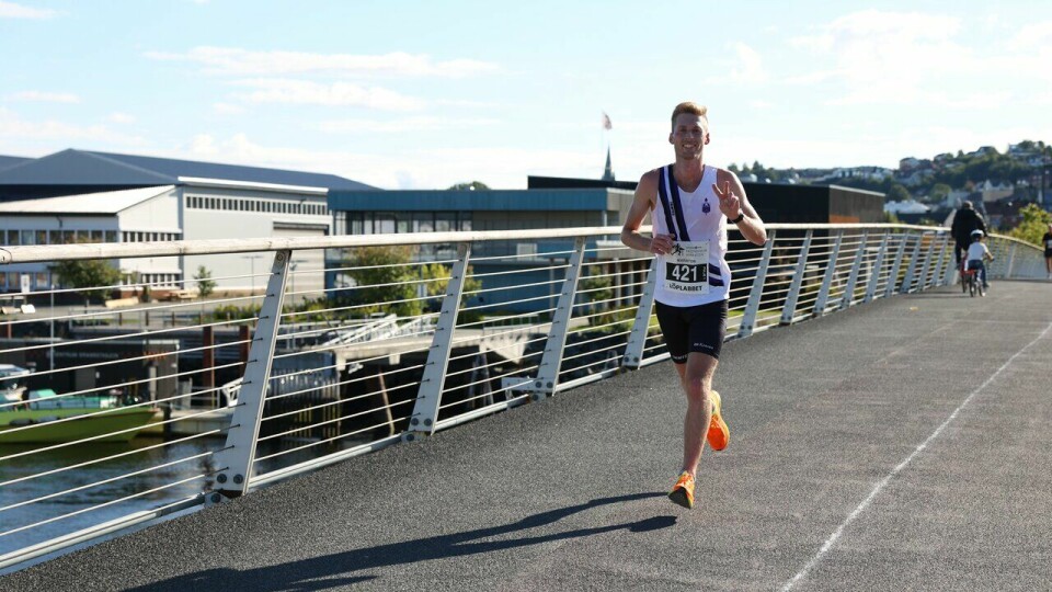 Oskar Andrén vant maratondistansen suverent under Trondheim Maraton 2022. (Foto: Marianne Røhme) Oskar Andrén vant maratondistansen suverent under Trondheim Maraton 2022