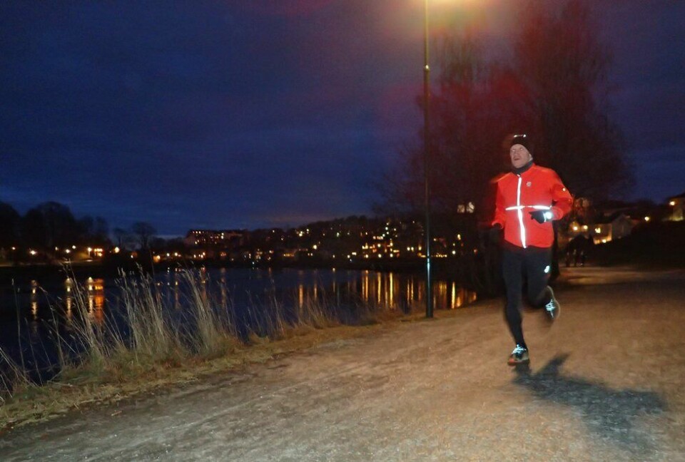 Veldedighet: Anders Prøsch ble overrasket da han så hvor engasjerte folk ble da han sa han skulle løpe for kreftsaken. Når kroner skulle gjøres om til kilometer, ble det etter hvert veldig langt. Foto: Marianne Røhme Anders Prøsch