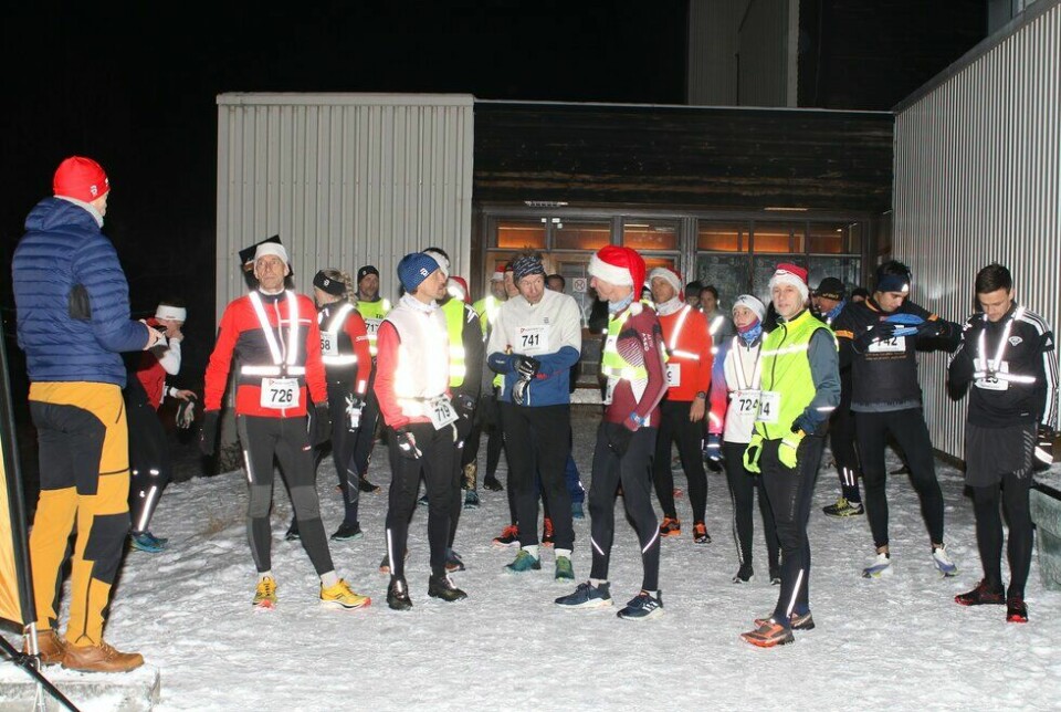 Pål-Erik Langøigjelten ønsker velkommen til Hamarkarusellens juleløp i 2022.