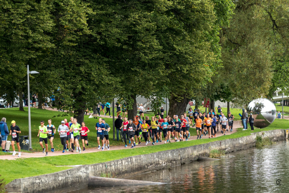 Stort betre folkehelsetiltak enn nydelege turvegar, som denne langs Drammenselva, er det ikkje så lett å oppdrive. (Foto: Sylvain Cavatz) Stort betre folkehelsetiltak enn nydelege turvegar, som denne langs Drammenselva, er det ikkje så lett å oppdrive. (Foto: Sylvain Cavatz)