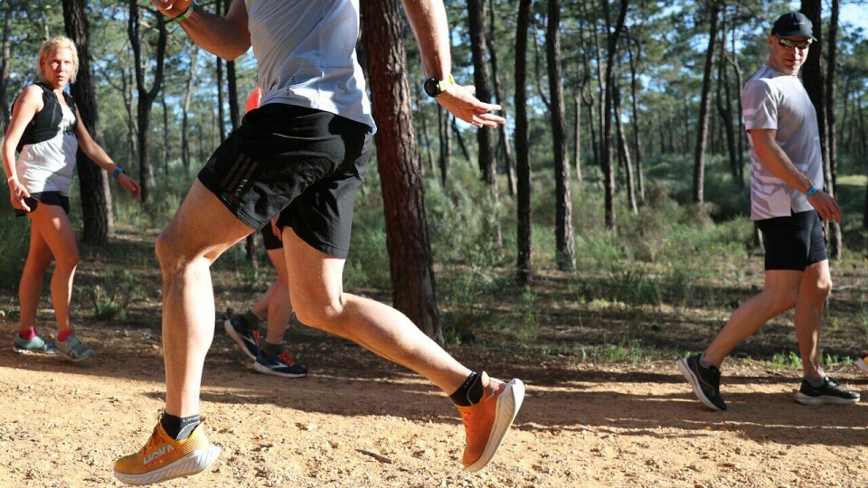 Hamstringskader kan skyldes både overbelastning og strekk etter brå og kraftig muskelbruk. (Foto: Marianne Røhme) Stian Hamre i spretten gange under en løpeøkt på Kondistur til Portugal med Springtime i mars 2023