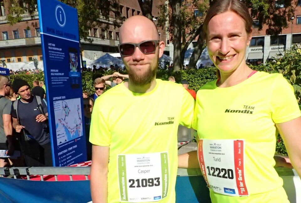 Casper Bergmann Henriksen og Turid Støa Bergmann løp for Team Kondis under Oslo Maraton 2019 (Foto: Marianne Røhme) Casper Bergmann Henriksen og Turid Støa Bergmann løp for Team Kondis under Oslo Maraton 2019