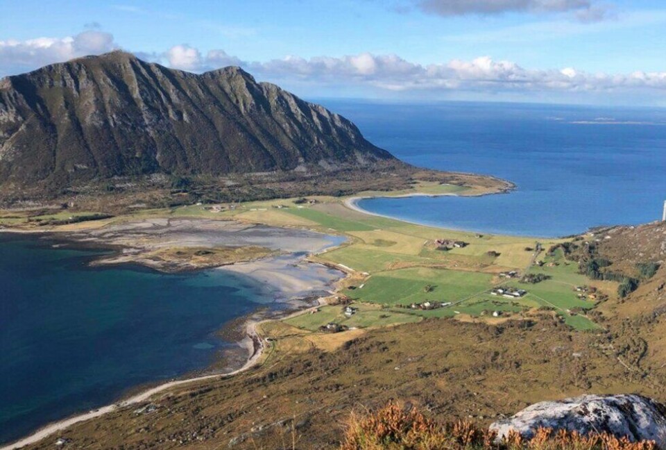 Løpet går innom Øra i Meløy kommune, stien går langs sjøen Juran Ultra