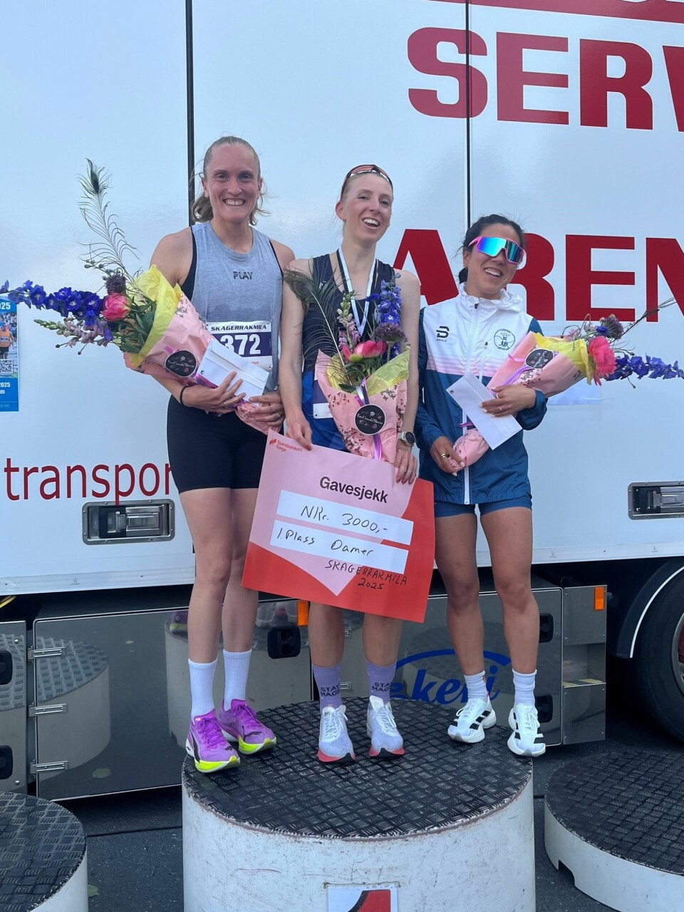 De tre beste i kvinneklassen (fra venstre): Frida Reiersølsmoen, Silje Røynstrand, og Marianne Hilmarsen. (Foto: arrangøren)