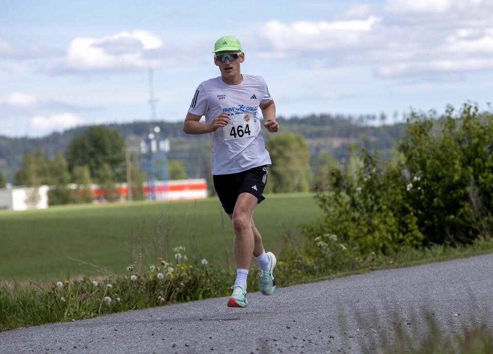 Moldenseren Thomas Vee Mittet vant halvmaraton på 1.24.36. (Foto: Bjørn Hytjanstorp)