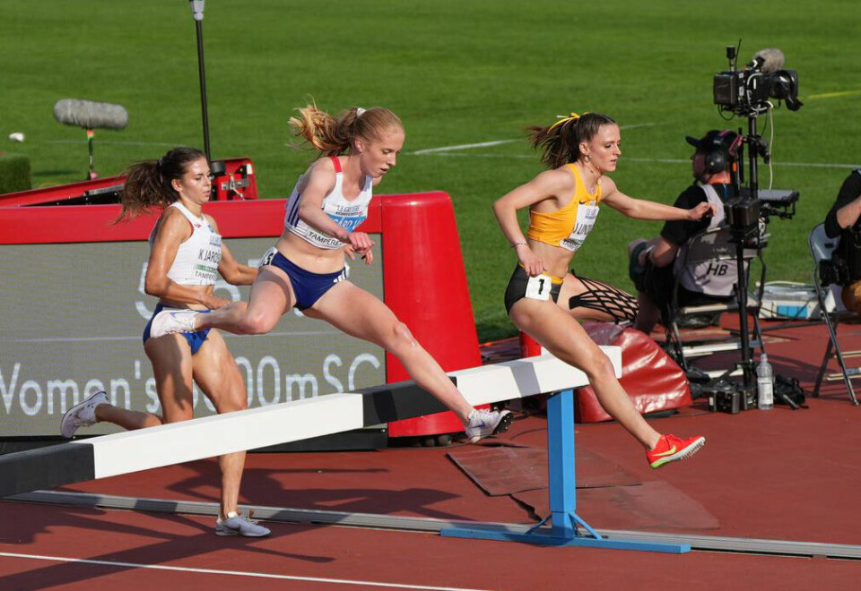 Kampen om medaljene så først ut til å stå mellom de tre favorittene Jule Jutta Lindner (fremst), Andrea Nygård Vie og Karolína Jarošová. (Foto Einar Børve)