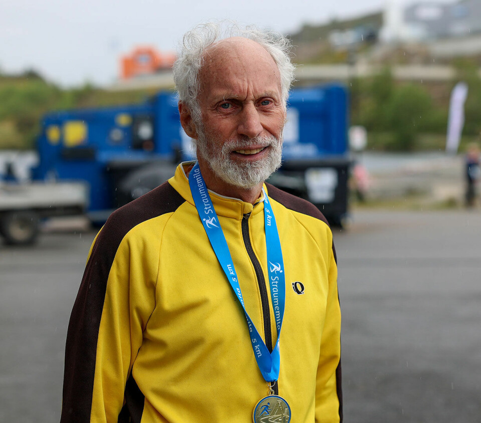 Det var hjemmebane også for Arne Korneliussen, han bor i nærheten. Han løp 5 km på 32:55. Han har hatt en lang løpskarriere gjennom sitt 77-årige liv: – Jeg har blant annet løpt New York Marathon på 2:47, kan han fortelle til Kondis.