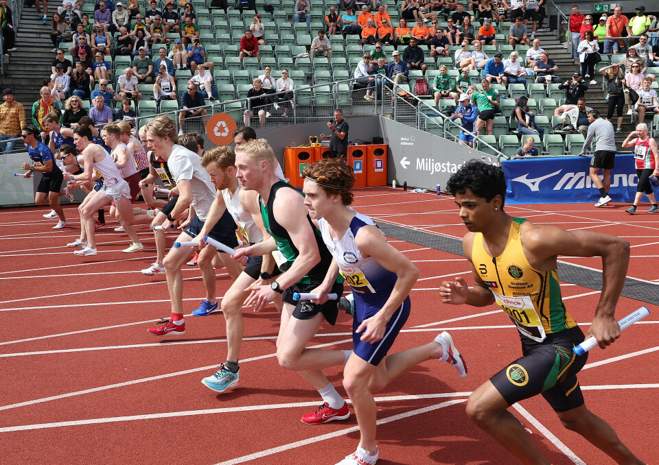 Start menn elite 13:15 med Ullensaker/Kisa, Gneist og Jølster nærmest kamera. (Foto: Samuel Hafsahl)