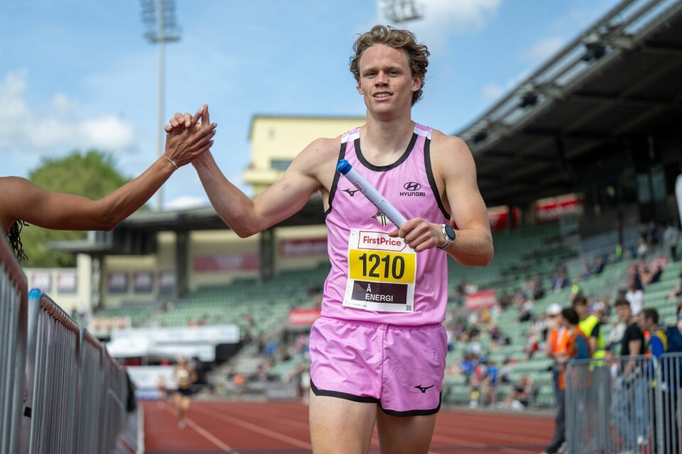 Sander Skotheim spurtet Tjalve inn til 2. plass. (Foto: Runar Gilberg)