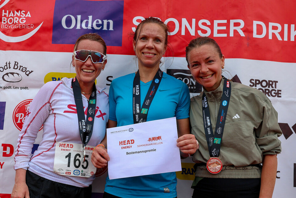 Premiepallen kvinner 10 km: Hege Bussesund, Cecilie Nes og Monica Rekdal