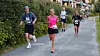 Foran Isak Halse Kjerstad og Liv Berit Jegteberg Lystad i maratonløpet under Trondheim Maraton 2023