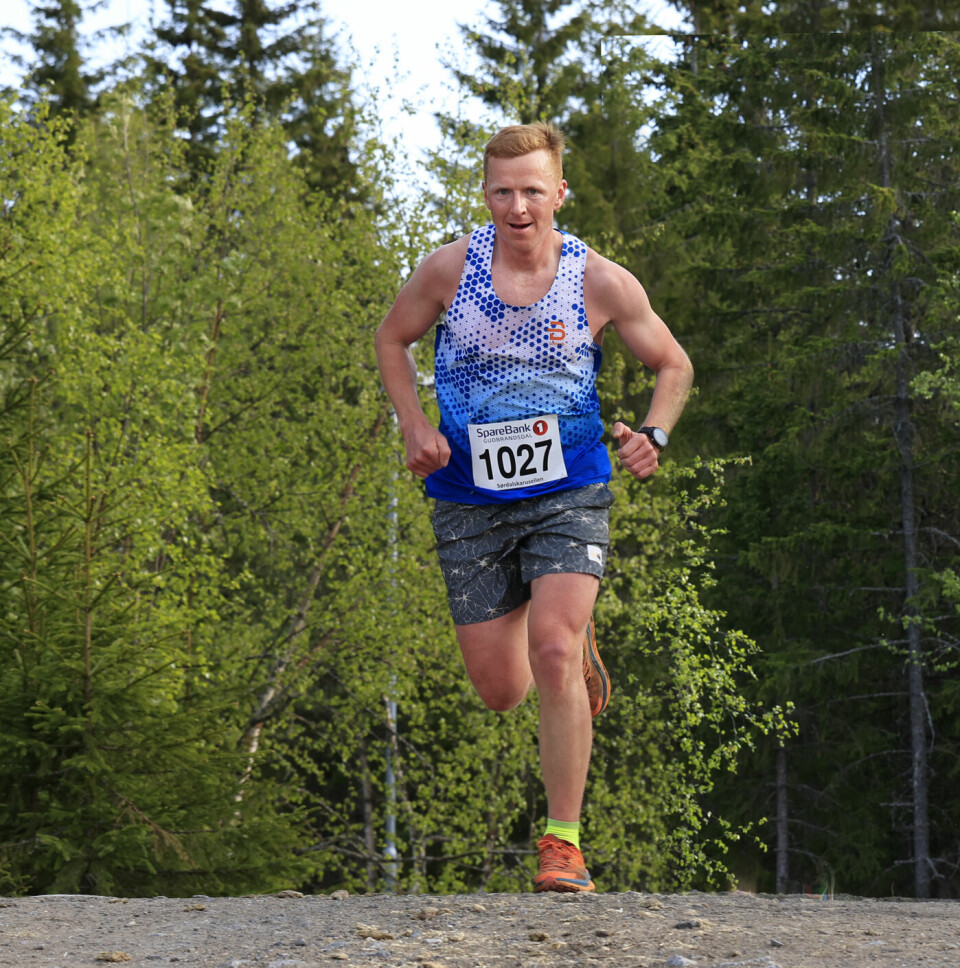 Musdølen Mads Buhaug, som også er en aktiv deltaker i Sørdalskrarusellen, er både arrangør, funksjonær og deltaker. Han har imidlertid god hjelp til arrangementet av familie og venner i Musdal. Foto Jørgen Skaug