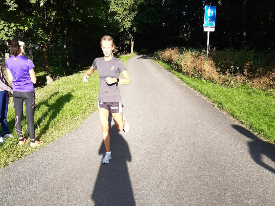 Frida Byfuglien mot mål som første dame på 5,2 km i Brumunddal. (Foto: Miroslaw Baran) Frida Byfuglien mot mål som første dame på 5,2 km i Brumunddal. (Foto: Miroslaw Baran)