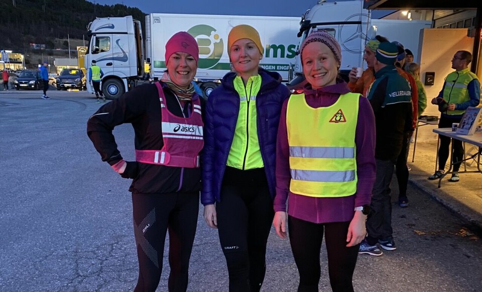 De tre beste kvinner på 10 km. Fra venstre, Britt Skuseth (3), Louise Skak (vinner) og Nina Alvestad (2) De tre beste kvinner på 10 km. Fra venstre, Britt Skuseth (3), Louise Skak (vinner) og Nina Alvestad (2)