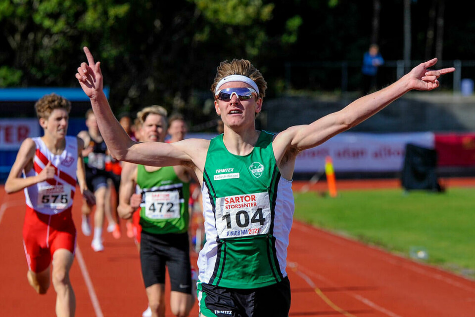 Malin Hoelsveen satte norsk klasserekord på 800 m med 2.03,28 Ole Jakob Høsteland Solbu sikret seg seieren gjennom en kraftspurt inn mot mål. (Alle foto: Arne Dag Myking)
