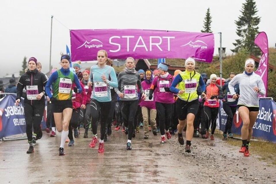 Fra starten på 13 km med årets vinner Silje Fjørtoft (172) side om side med fjorårets vinner Maja Solbakken (178). (Foto: Ola Matsson/Destinasjon Trysil) Fra starten på 13 km med årets vinner Silje Fjørtoft (172) side om side med fjorårets vinner Maja Solbakken (178). (Foto: Ola Matsson/Destinasjon Trysil)