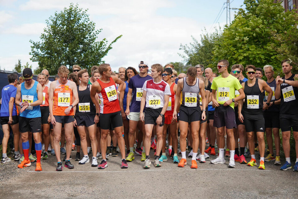 Sigrun Gjølberg og Ulrik Lolland vant 10 km i Christian Frederik-løpet start-5km.jpg