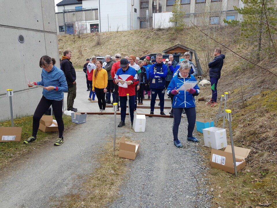 Startklare bedriftsorienterere for en ny sesong. (Foto: Stein Arne Negård) Startklare bedriftsorienterere for en ny sesong. (Foto: Stein Arne Negård)