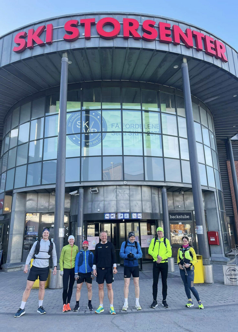 Sol over Löplabbets Påskeharemaraton fra Ski til Sandvika Start-Ski-storsenter.jpg