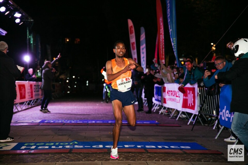 To nye verdensrekorder på 5 km i Barcelona Berihu Aregawi