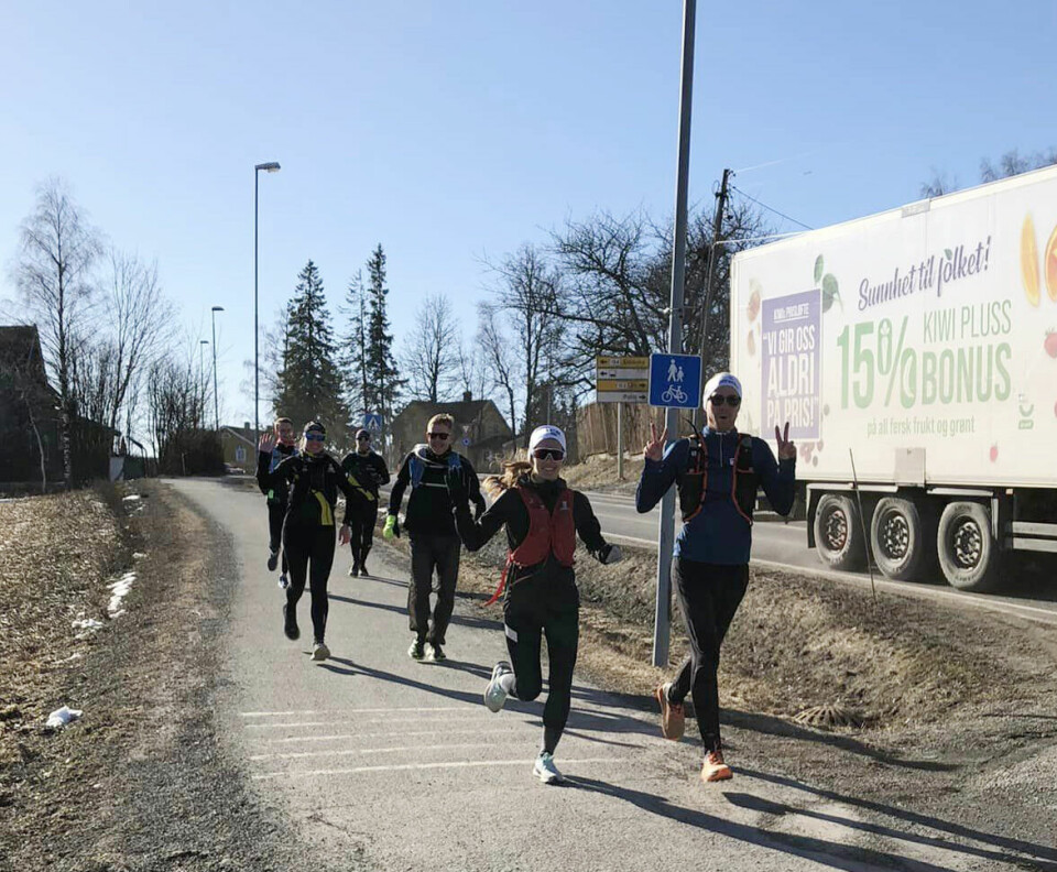 Sol over Löplabbets Påskeharemaraton fra Ski til Sandvika Feltstemning.jpg