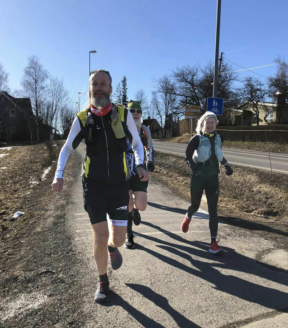 Sol over Löplabbets Påskeharemaraton fra Ski til Sandvika Gruppe.jpg