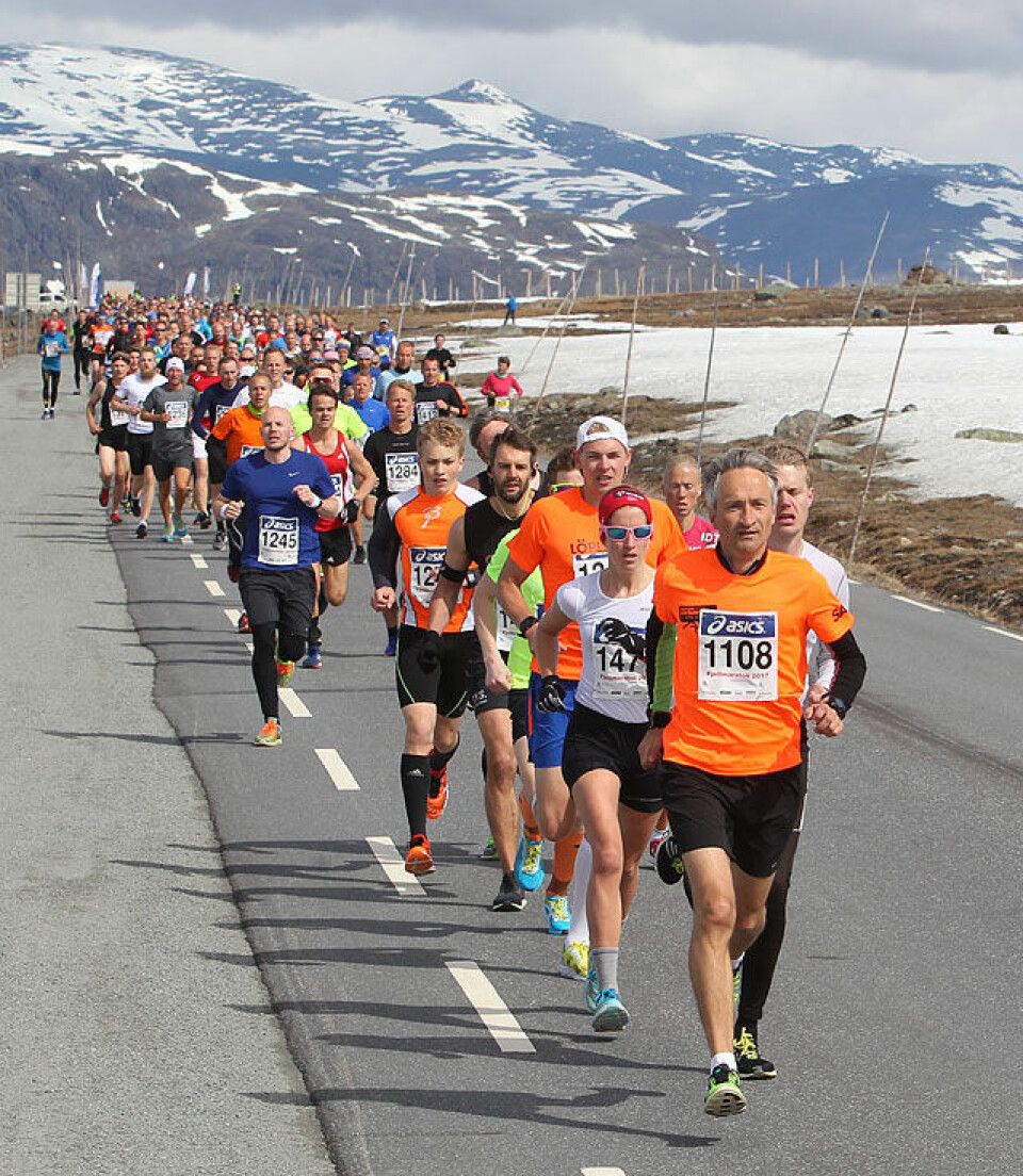 Med strålende vær ble det Fjelleventyr over Valdresflya starten_halvmaraton_A20G7927.jpg