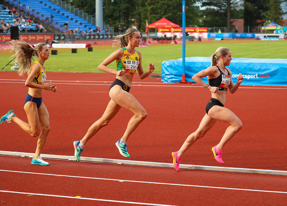 Karoline Bjerkeli Grøvdal løp til gull på 5000 meter i NM Kristine Eikrem Engeset_Amalie Sæten_Live Johannessen Solheimdal.jpg