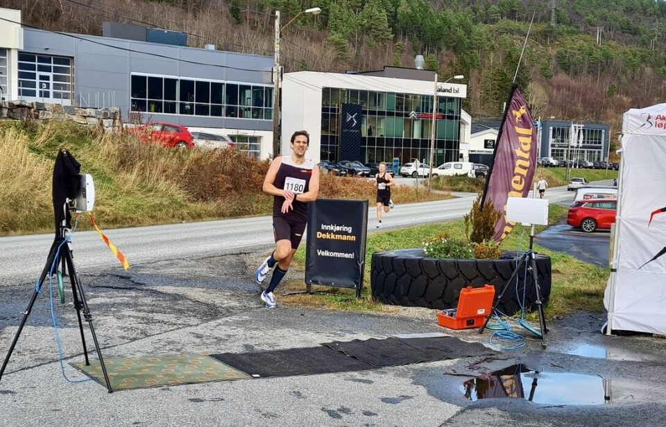 Kristoffer Tollås vant 10 km i Ålesund på tiden 32.48 5km_Kristian_Tafjord