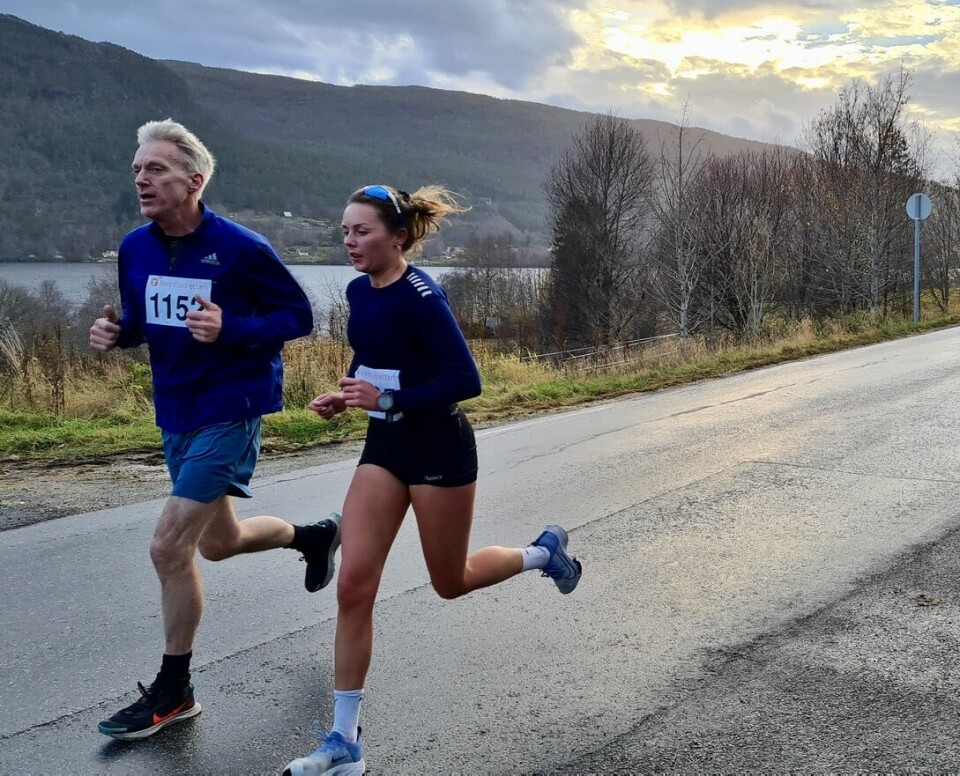 Kristoffer Tollås vant 10 km i Ålesund på tiden 32.48 5km_Viktoria_Gundersen