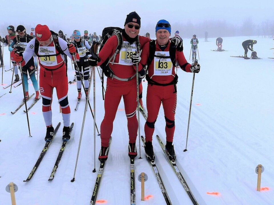 600 løpere helt i tåka i Troll Ski Marathon Bjoern_Kaare_Gjerde_Olav_Brunstad.jpg