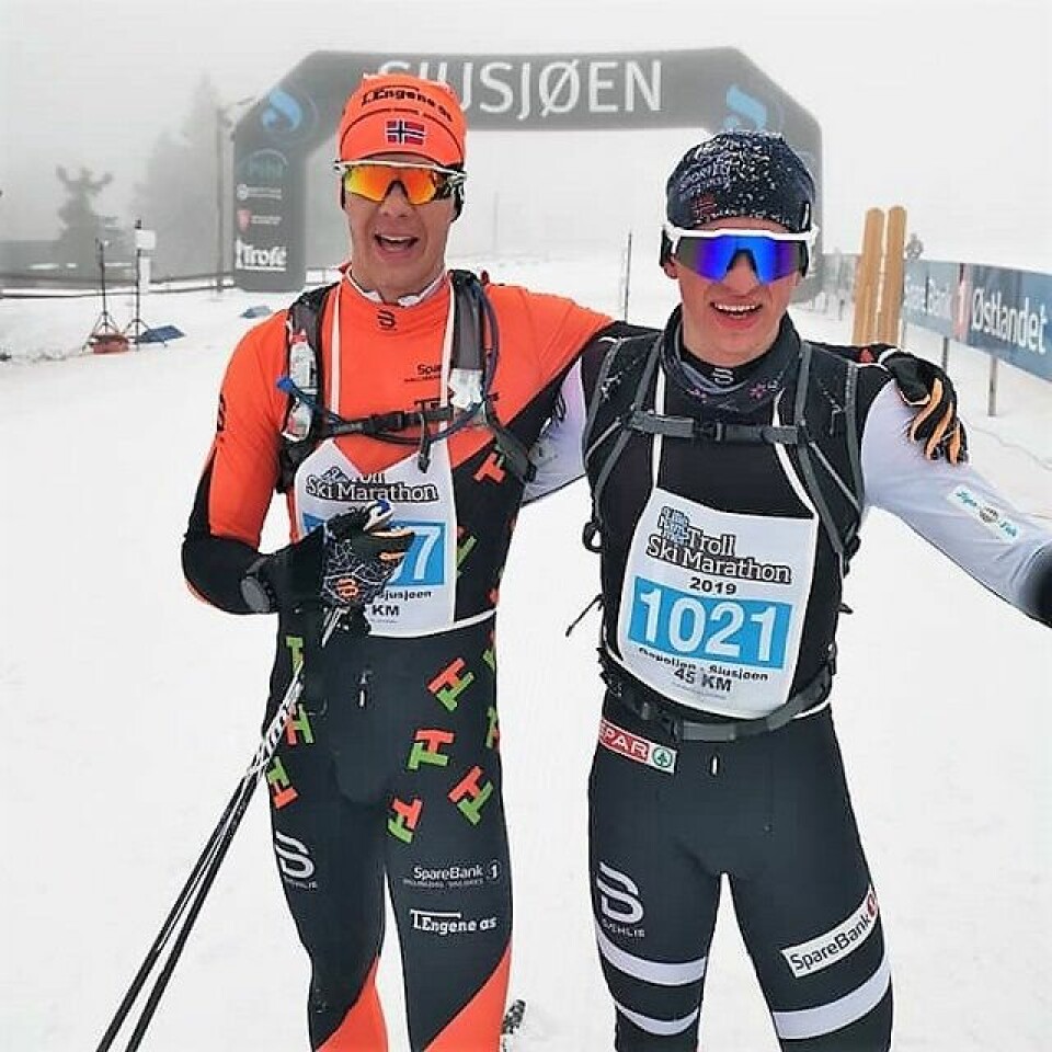 600 løpere helt i tåka i Troll Ski Marathon To_beste_45km_Skamo_Hope_Bjerkrheim.jpg