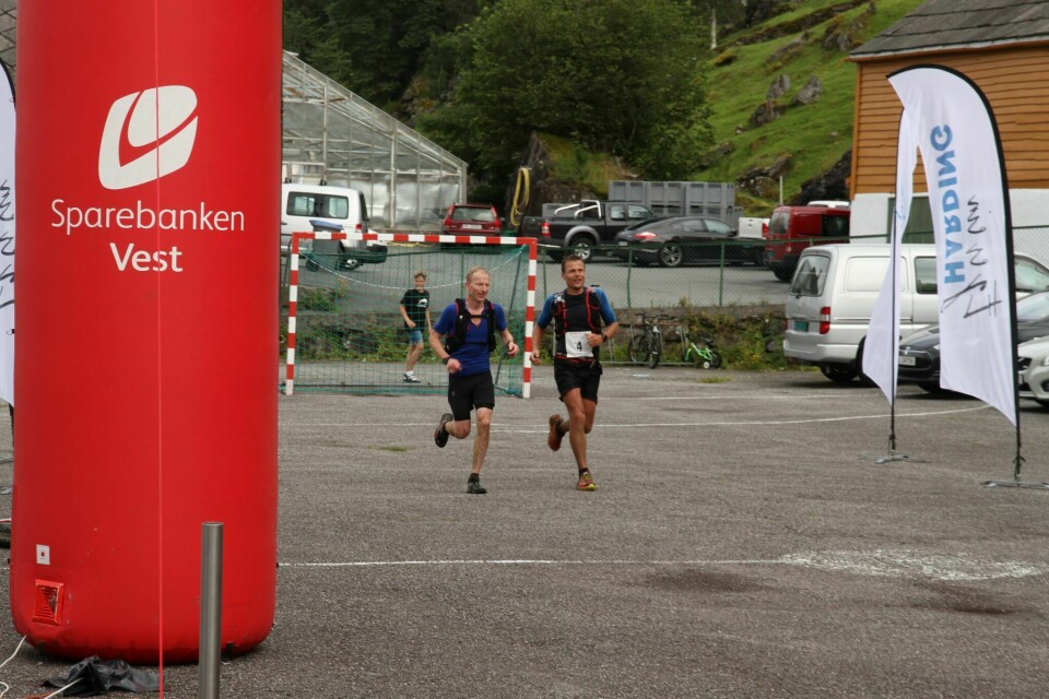 Delt seier mellom Schjølberg og Slethaug i Fyksesundet Rundt Målgang_vinnerne_herrer.JPG