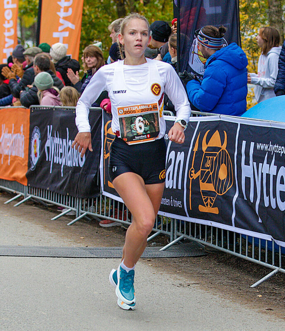 Karoline Bjerkeli Grøvdal og Narve Gilje Nordås vant Hytteplanmila dametreer_F6C0152_2000_fix.jpg