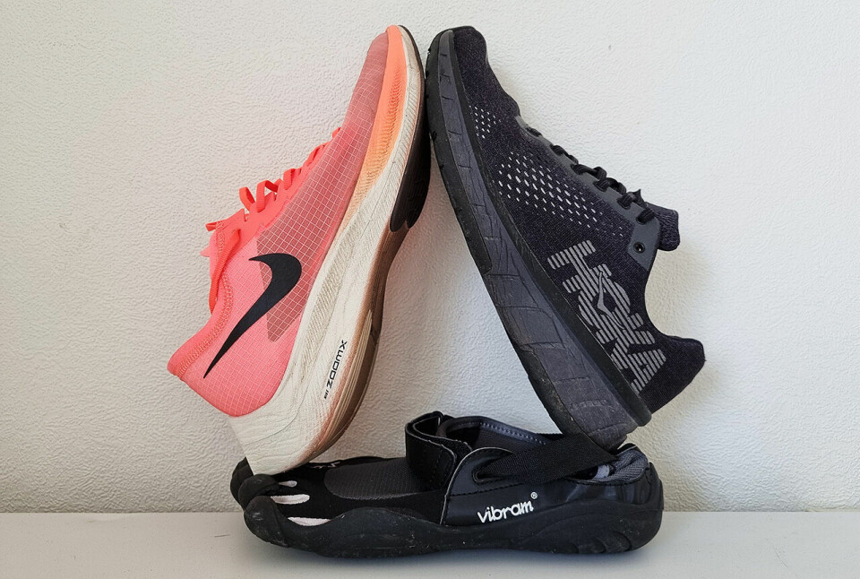 Minimalisten og døgnfluen Vibram Fivefingers har i løpet av de siste ti årene gått på et solid tap for Hokas maksimalister og Nikes ettertraktede konkurransesko. (Foto: Bjørn Johannessen) Minimalisten og døgnfluen Vibram Fivefingers har i løpet av de siste ti årene gått på et solid tap for Hokas maksimalister og Nikes ettertraktede konkurransesko. (Foto: Bjørn Johannessen)