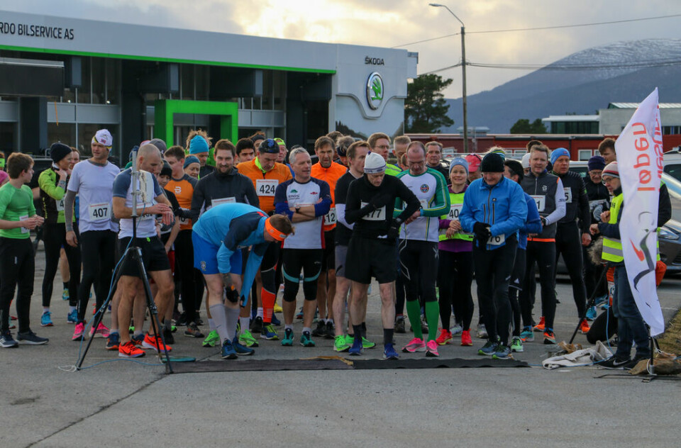 Aron Dyb og Nina Alvestad vant 10 km i Ålesund Vinterkarusell 01_Starten.jpg