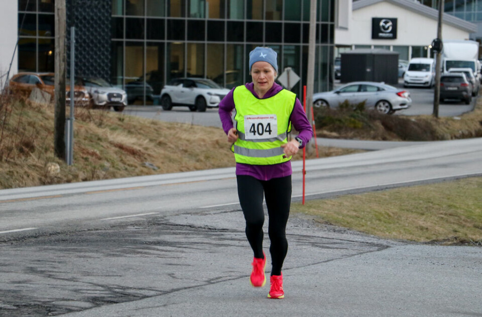 Aron Dyb og Nina Alvestad vant 10 km i Ålesund Vinterkarusell 04_beste_dame_10km.jpg