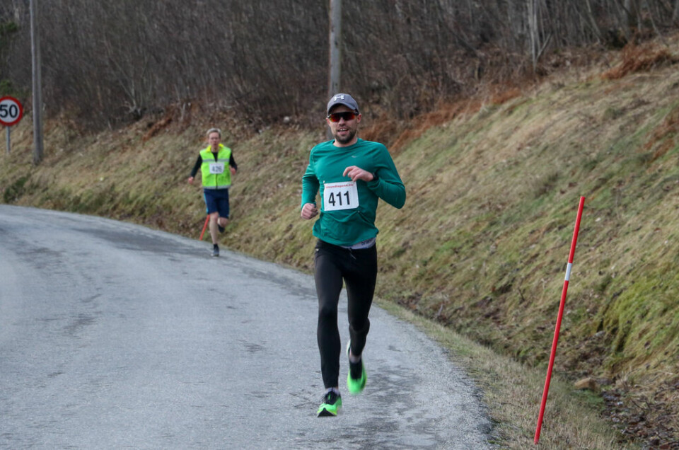 Aron Dyb og Nina Alvestad vant 10 km i Ålesund Vinterkarusell 02_Vinner_10km_herre.jpg