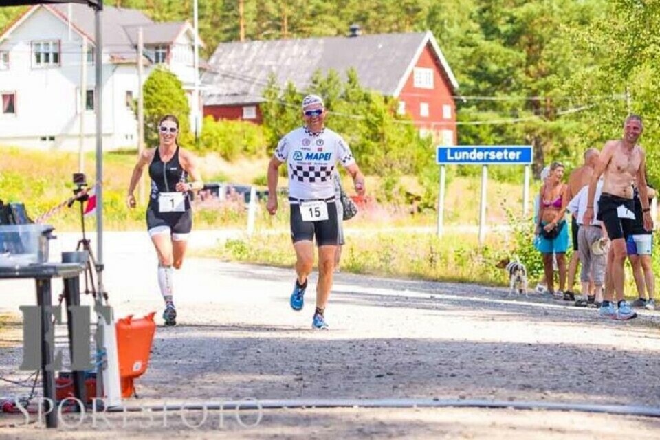 Marianne Kalbakken, CK Elverum og Ole Johan Mohn, Glåmdal SK avsluttet sprintdistansen helt likt på Lunderseter lørdag. (Foto: Eivind Flensborg/EF Sportsfoto) Marianne Kalbakken, CK Elverum og Ole Johan Mohn, Glåmdal SK avsluttet sprintdistansen helt likt på Lunderseter lørdag. (Foto: Eivind Flensborg/EF Sportsfoto)