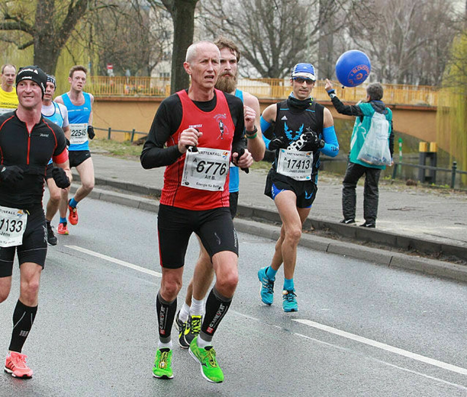 Norsk klasseseier og fire pallplasser i Zürich Marathon Alf B. Dahl (6776) fra Tromsø løp i fjor Berlin halvmaraton på 1.21.39, en tid som ga 2. plass i klasse M60-64 år. Løpet var samtidig det beste blant menn på veteransiden i fjor ut fra veterantabellene (Arkivfoto/Kjell Vigestad).