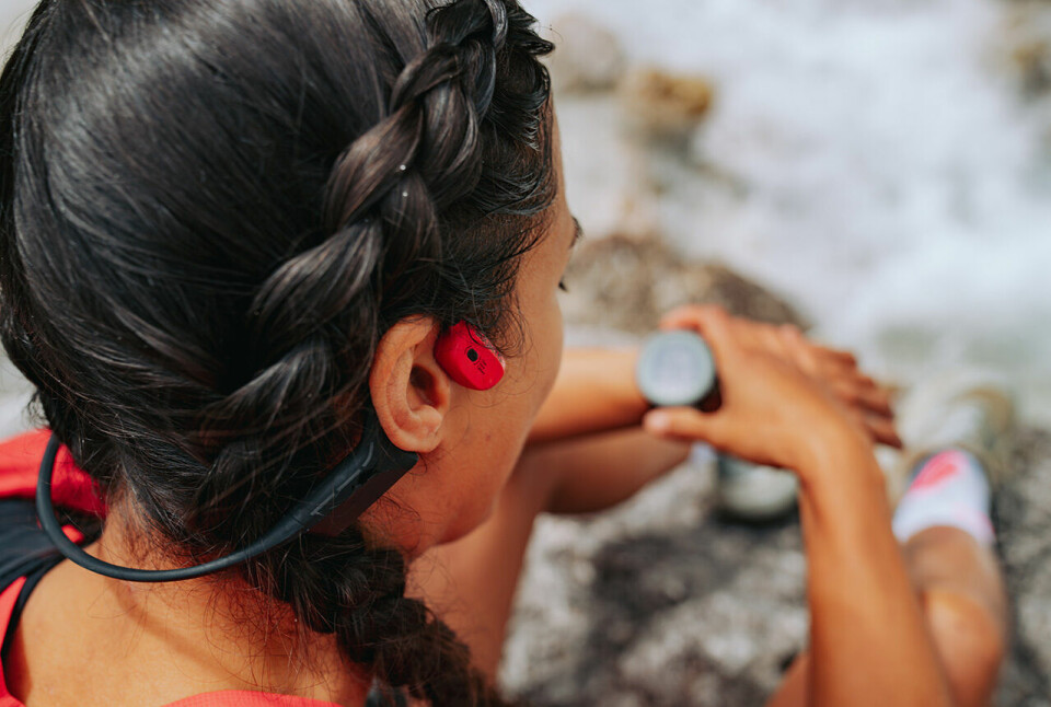 Suunto har lansert ny sportsklokke samt selskapets første sportshodetelefoner. (Alle foto: Suunto) Suunto har lansert ny sportsklokke samt selskapets første sportshodetelefoner. (Alle foto: Suunto)