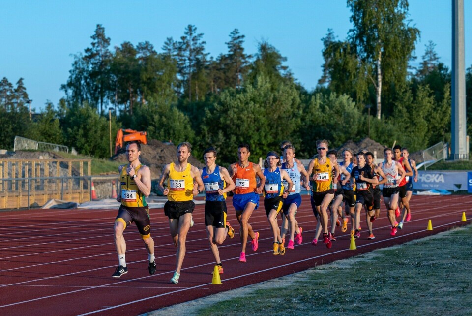 Magnus Tuv Myhre beste norske på 1500 m Festival Jessheim - NÅ MED BILDER Menn heat 6 - Thomas Roth fartsholder.jpg