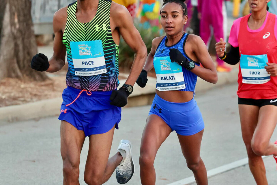 Amerikansk rekord på halvmaraton under Houston maraton kelati-underveis.jpg