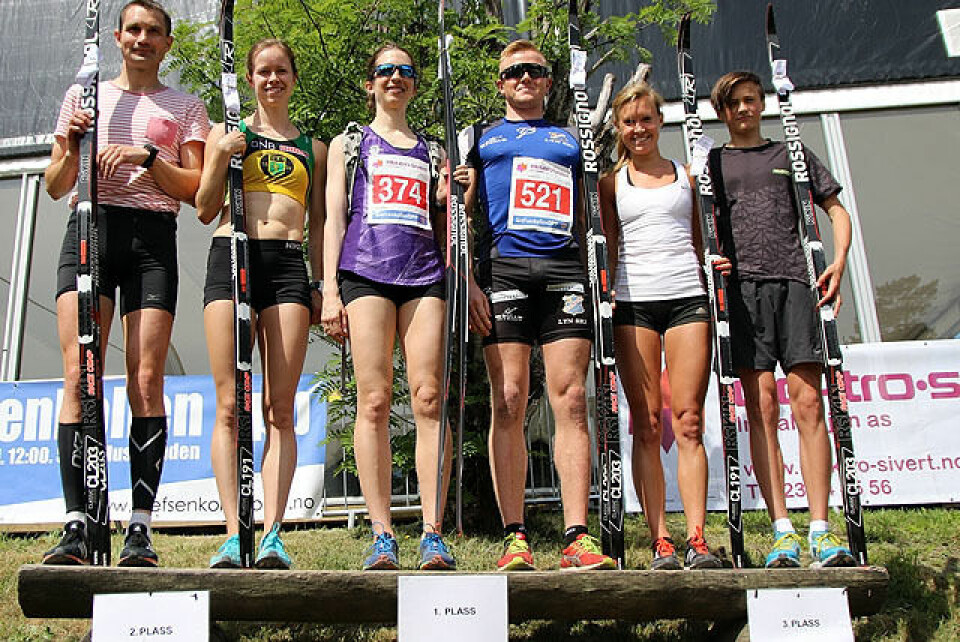 De tre beste kvinner og menn på pallbenken. Fra venstre: nr.2 Per-Chr. Lysaker Torgersrud og Silje Fjørtoft, vinnerne Annie Bersagel og Joar Thele og nr.3 Monika Kørra og Magnus Tuv Myhre De tre beste kvinner og menn på pallbenken. Fra venstre: nr.2 Per-Chr. Lysaker Torgersrud og Silje Fjørtoft, vinnerne Annie Bersagel og Joar Thele og nr.3 Monika Kørra og Magnus Tuv Myhre