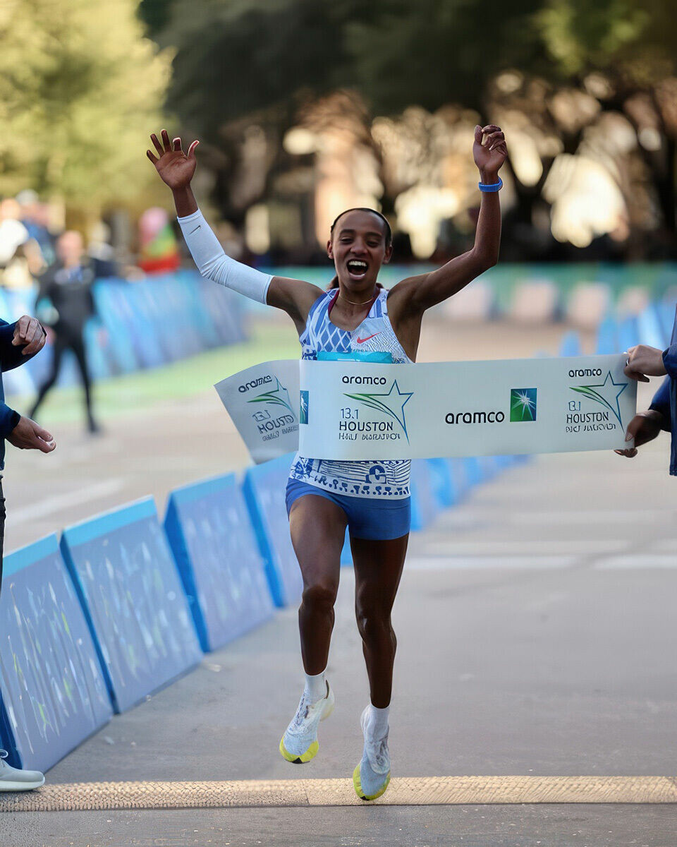 Amerikansk rekord på halvmaraton under Houston maraton kebede.jpg