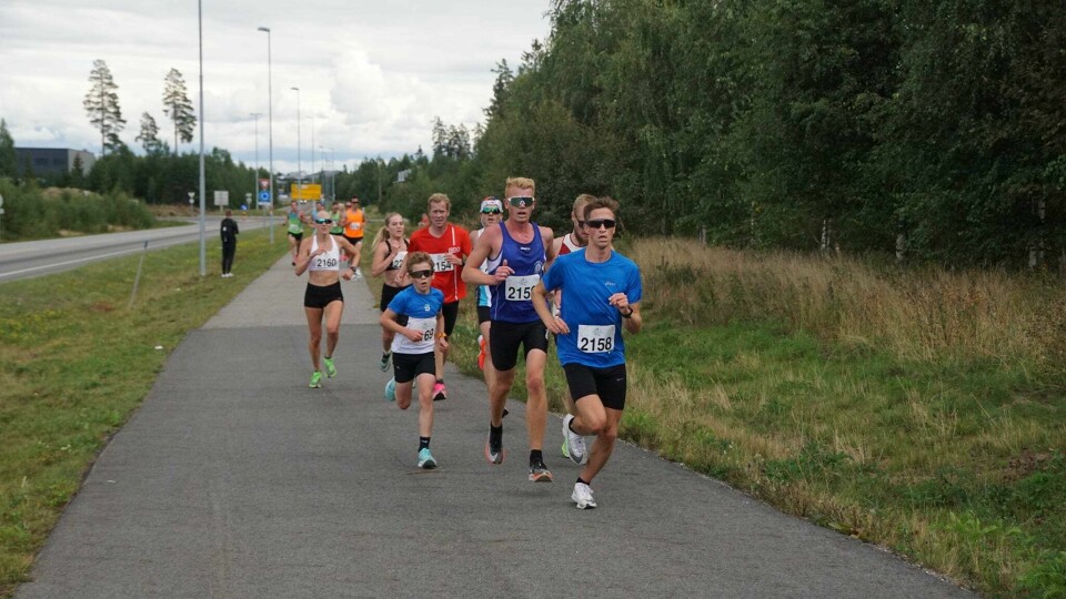 Perseløpet har blitt elitemosjonistenes nye lekegrind Store_og_små.jpg