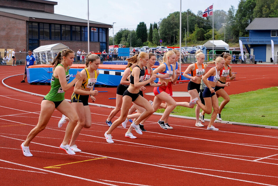 Favorittene videre fra 1500 m-forsøket i kvinner U20 _DSC1429.jpg