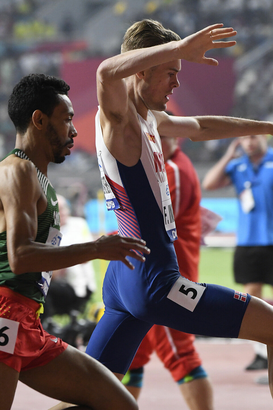 Nytt drama da Ingebrigtsen-brødrene gikk videre fra 1500 m-forsøket 1500-heat2-knuffing3-nesten-fall-stopp_50D6488.jpg