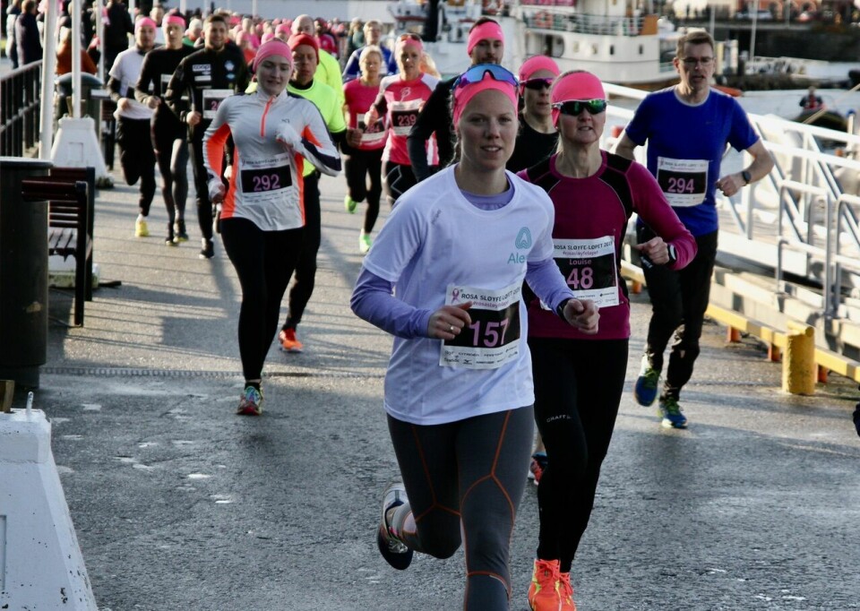 Pangstart for Rosa sløyfe-løpet i Ålesund Kvinner_nestbest_start